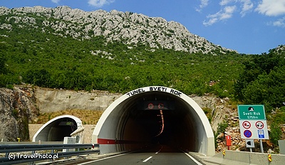 Tunel_Sw_Rok-01-400px